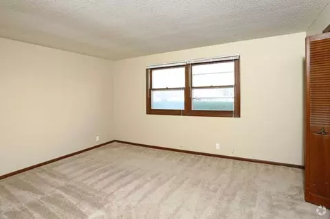 11766 Wakeley Plz, Omaha, NE 68154
