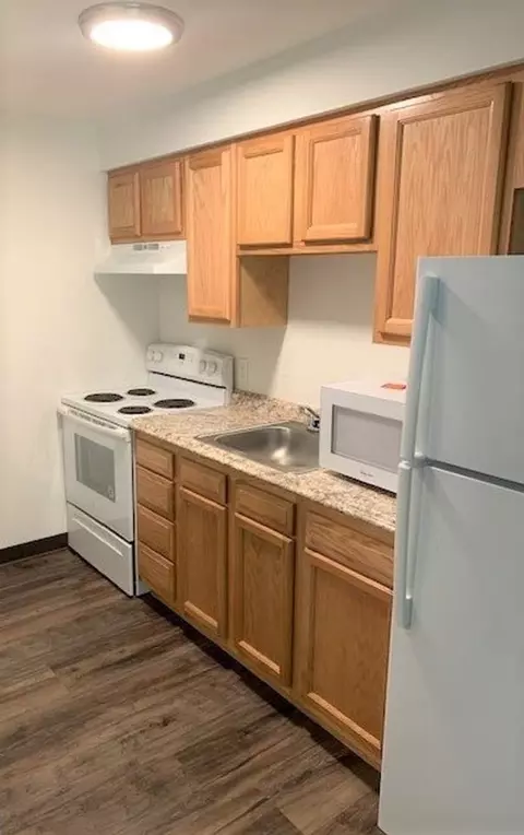 103 Spit Brook Rd, Nashua, NH 03062