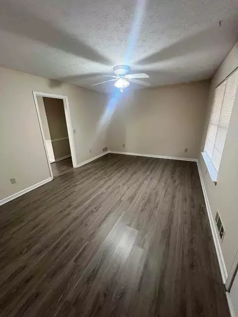 3183 A - B Dove Ct, Snellville, GA 30078