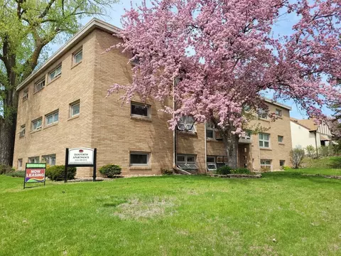 1207 Danforth St, Saint Paul, MN 55117
