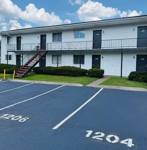 1200 Wh Davis Dr, Nashville, TN 37208