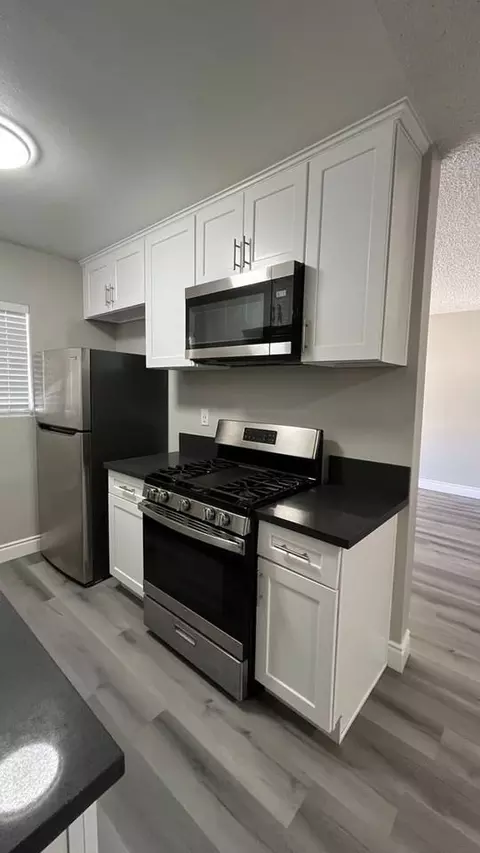 1381 N San Gabriel Canyon Rd, Azusa, CA 91702