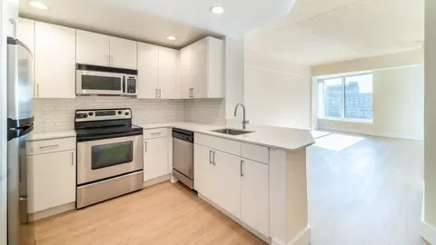 1 Harborside Pl, Jersey City, NJ 07311 photo 12