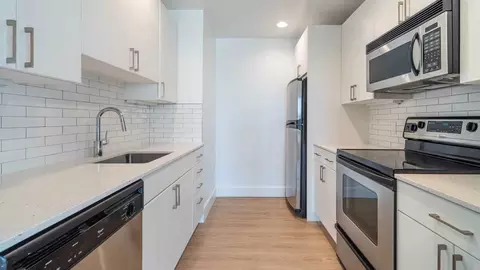 1 Harborside Pl, Jersey City, NJ 07311 photo 10