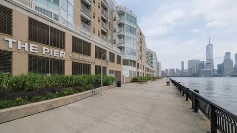 1 Harborside Pl, Jersey City, NJ 07311 photo 2