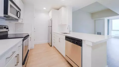 1 Harborside Pl, Jersey City, NJ 07311 photo 8