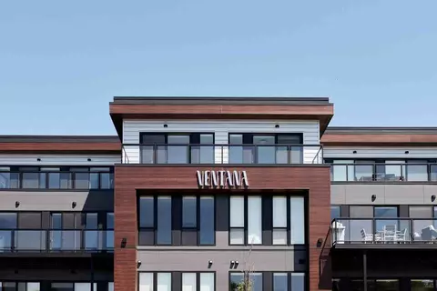 253 Lake St E, Wayzata, MN 55391