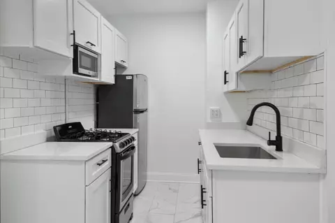 5036 N Sheridan Rd, Chicago, IL 60640