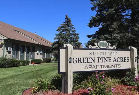 2486 Green Pine Dr #6, Burton, MI 48519 photo 6