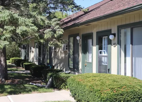 2486 Green Pine Dr #6, Burton, MI 48519