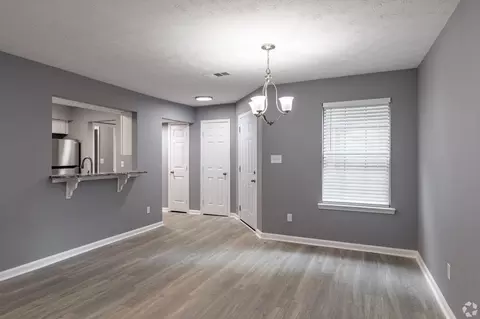 563 Briar Hill Ct, Riverdale, GA 30274