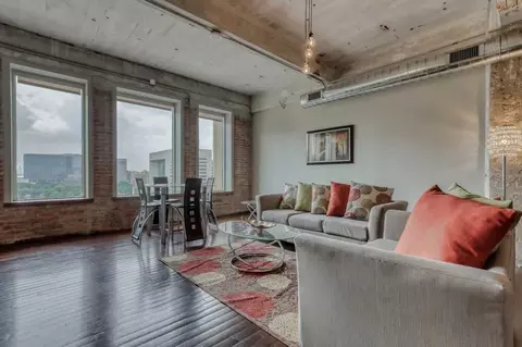 500 S Ervay St, Dallas, TX 75201