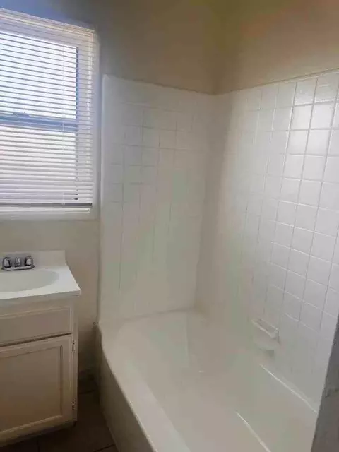 11833 S Figueroa St, Los Angeles, CA 90061