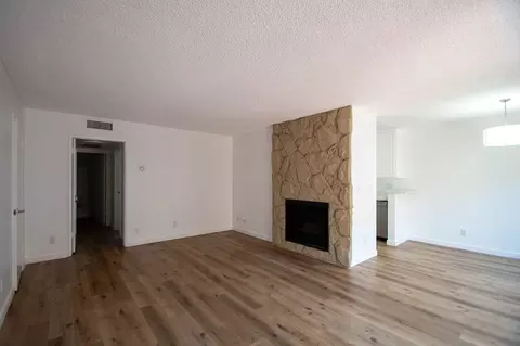 14710 Burbank Blvd, Los Angeles, CA 91411