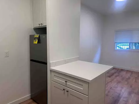 619 Frederick St, San Francisco, CA 94117