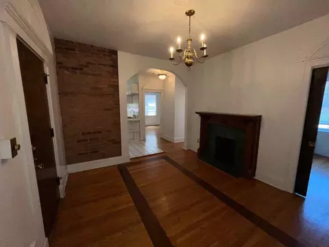 12467 Cedar Rd, Cleveland Heights, OH 44106