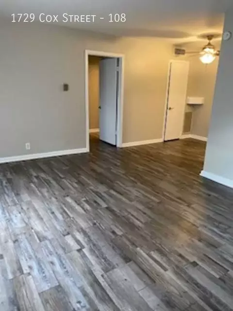 1729 Cox St, Carrollton, TX 75006