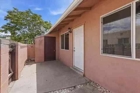 304 Vassar Dr SE, Albuquerque, NM 87106