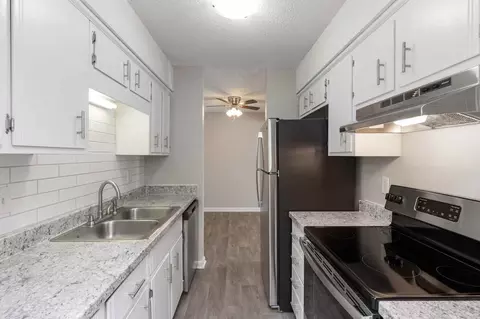 126 W Concord Dr, Clarksville, TN 37042