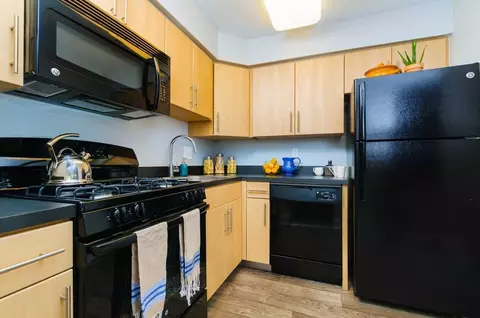 8048 Oxford Ave, Philadelphia, PA 19111
