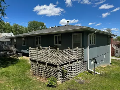 5132 Poppleton Ave, Omaha, NE 68106