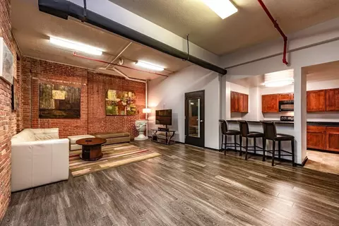 410 W Lombard St, Baltimore, MD 21201 photo 13