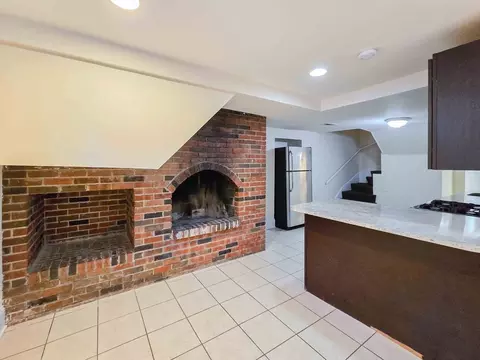 871 W Lill Ave, Chicago, IL 60614