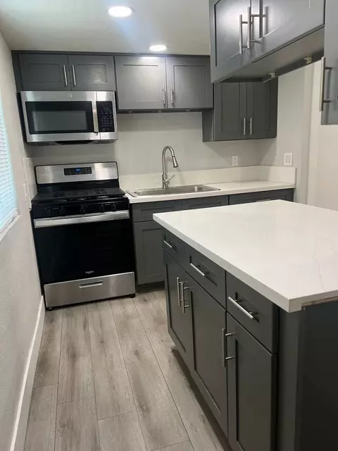 1114 W Santa Ana Blvd, Santa Ana, CA 92703