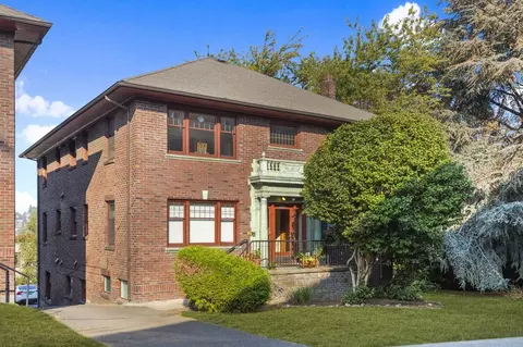 2923 Franklin Ave E, Seattle, WA 98102