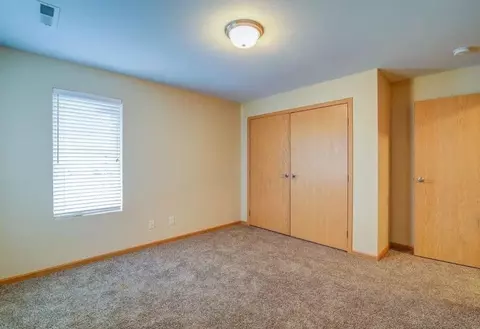 4102 Shoal Loop SE, Mandan, ND 58554 photo 4