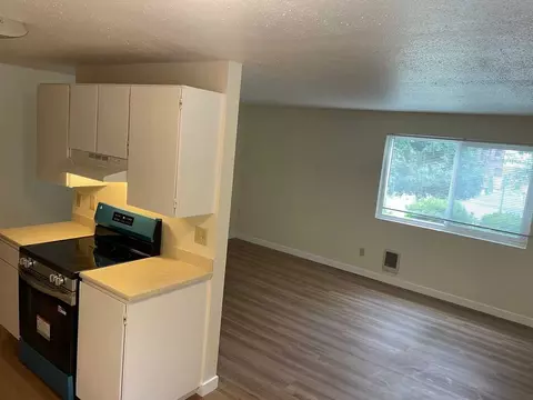 10619 E Riverside Dr, Bothell, WA 98011