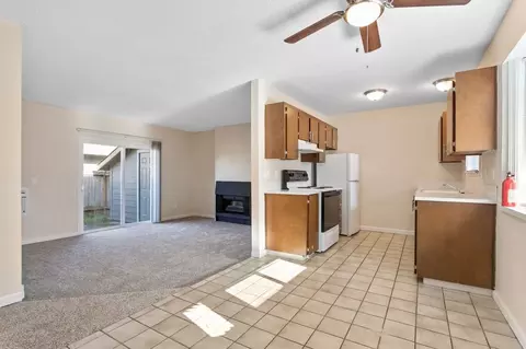 16520 NE Glisan St, Portland, OR 97230