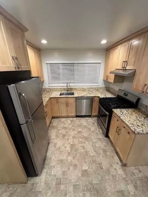942 Rose Ave, Redwood City, CA 94063