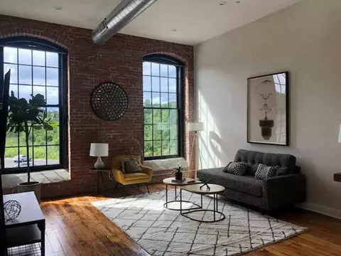 725 Branch Ave, Providence, RI 02904