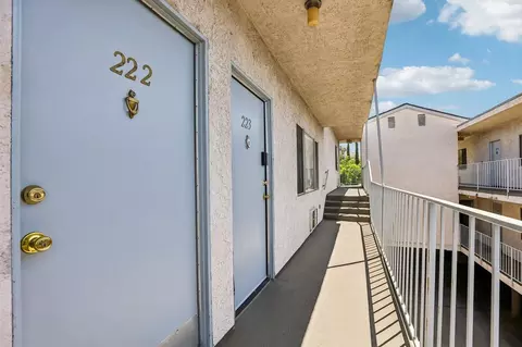 7762 Foothill Blvd, Los Angeles, CA 91042