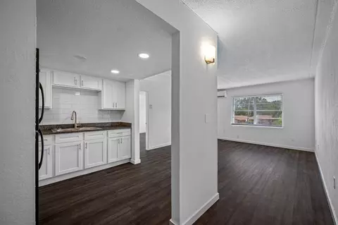 14350 Hensel Ln, University, FL 33613
