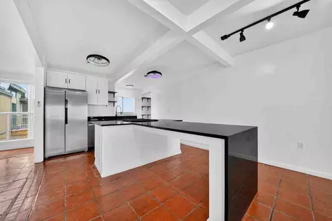 1103 Harry Wurzbach Rd, San Antonio, TX 78209