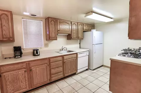 599 Cranbrook Rd, Cockeysville, MD 21030