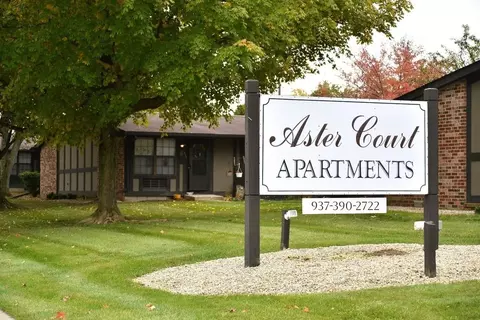 Aster Ct, Springfield, OH 45503
