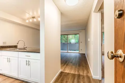 425 Bellevue Way SE, Bellevue, WA 98004