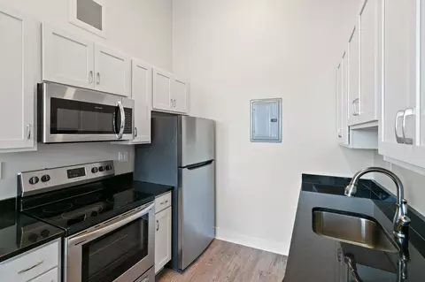 10 W Adams Ave, Detroit, MI 48226