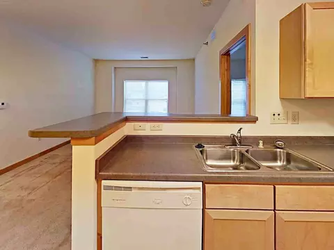 2848 N Brookfield Rd, Brookfield, WI 53045 photo 9