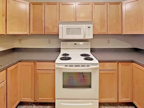 2848 N Brookfield Rd, Brookfield, WI 53045 photo 10