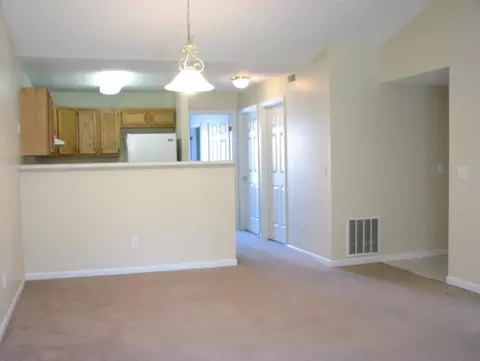 102 Crystal Point Dr, Centerville, OH 45459