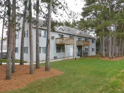 261 Oakwood Ave, Plover, WI 54467