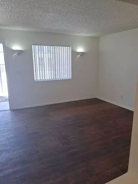 7050 N 27th Ave, Phoenix, AZ 85051 photo 2