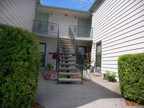 6833 SE Powell Blvd, Portland, OR 97206