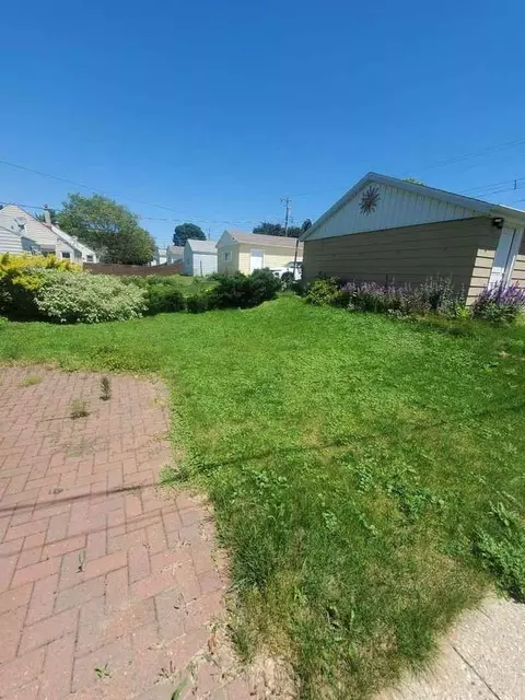 3312 N 85th St, Milwaukee, WI 53222