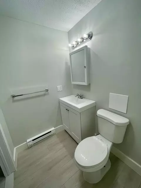 222 Bradley Ave, Waterbury, CT 06708 photo 6