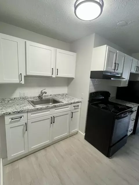 222 Bradley Ave, Waterbury, CT 06708 photo 5